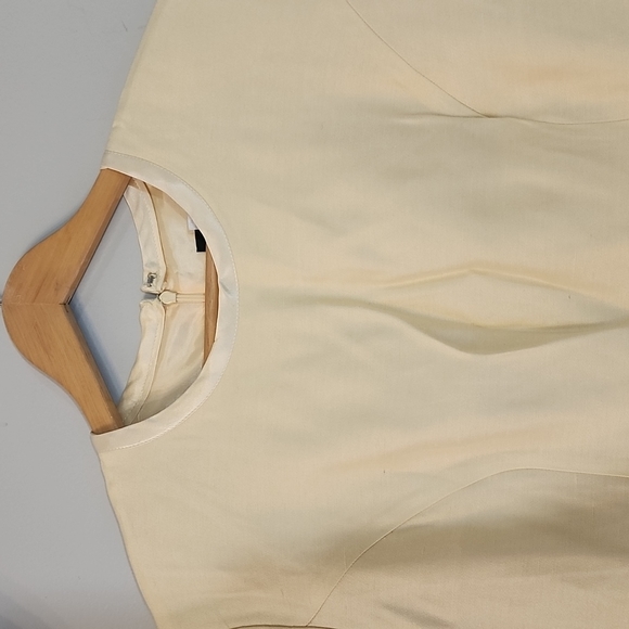 Virgo II Yellow Dress - Picture 2 of 6